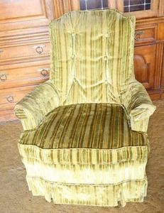 lot 791 image: Mid-Century Modern Ayers Furniture Industries Living Room Armchair Green Gold Sheer