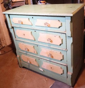 lot 832 image: Antique Four-Drawer Dresser wGlass Drawer Pulls