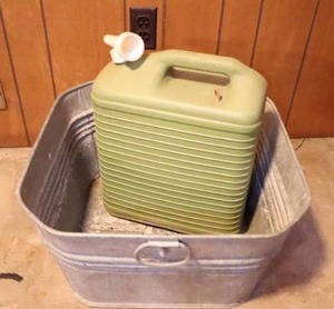 lot 843 image: Vintage Heavy-Duty Galvanized Metal Square Wash Tub, Water Liquid Jug wSpigot