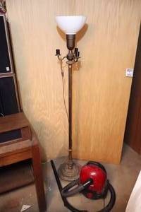 lot 853 image: Antique Floor Lamp, Kenmore Household Vacuum Model 721
