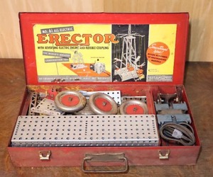 lot 855 image: Vintage Erector Set
