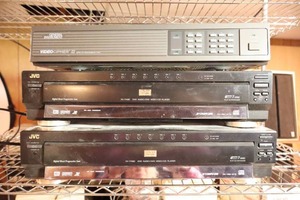 lot 866 image: General Instruments Video Cypher, JVC Stereo Components
