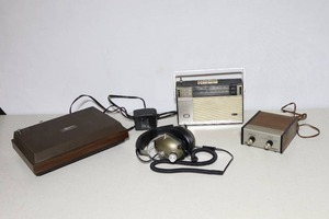 lot 873 image: Vintage Electronics Realistic Electro-Voice Radio Shack, Hitachi AMFM Portable Radio, Headphones, Zenith SSAV1-1 Etc