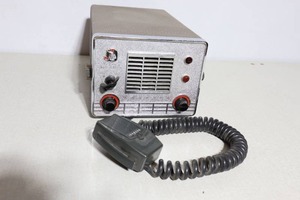 lot 883 image: Vintage EF Johnson Viking Messenger CB Base Radio Unit1970