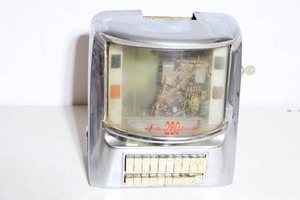 lot 908 image: Vintage Seeburg Wall-O-Magic 200 Casing WKey