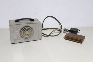lot 909 image: MITCHELL WIRELESS INTERCOMMUNICATOR  MODEL NO. 1280 Pain MODEL NO 1279 (Single), Vintage Skylink Remote Link