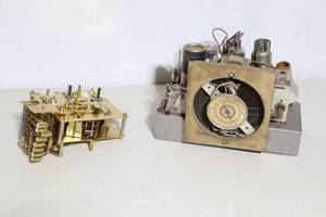 lot 911 image: Vintage Radio Clock Movements