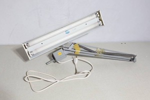 lot 914 image: Vintage LUXO Fluorescent Light Industrial Drafting Desk Adjustable Light
