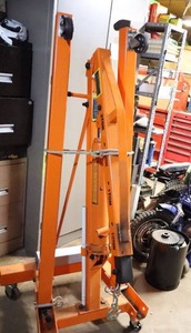lot 803 image: Central Hydraulics 2-Ton Foldable Shop Crane on Castors