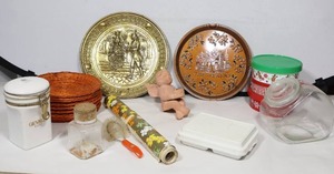 lot 729 image: Vintage Home DeCor Etc
