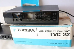 lot 921 image: Vintage TEKNIKA 60201378 MULTI CHANNEL TV SOUND TUNER TVC-22, CHANNEL 3 TV STEREO DECODER MTS-8700