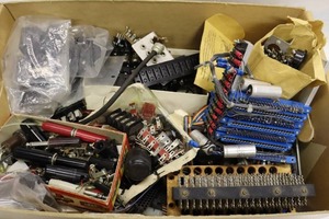 lot 962 image: Connectors, Term Strips Etc.