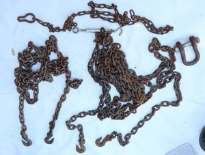lot 25 image: Tow Chains 25-ft and 14-ft
