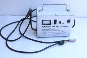 lot 32 image: 5 Amp Automatic Battery Charger For 24 Volts Batteries