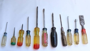 lot 77 image: Vintage Screwdrivers