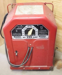 lot 86 image: Lincoln Welder