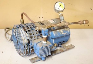 lot 87 image: Vacuum Air Pump()