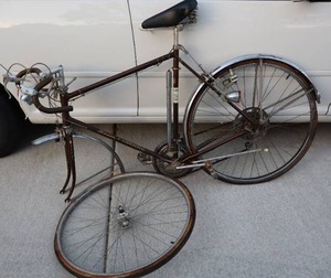 lot 117 image: Vintage Schwinn Continental Mens Brown Bicycle