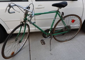 lot 118 image: Vintage Fuji Olympiade Sports 10 Speed Mens Bicycle
