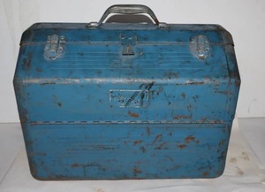 lot 106 image: Vintage Simonsen Mechanics Heavy-Duty Toolbox TYPE II CLASS A Cantilever Military Contract Issue Blue
