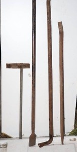 lot 142 image: Vintage Outdoor Tools