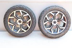 lot 991 image: Mobility Cart Tires