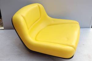 lot 994 image: NEW John Deere Tractor Seat