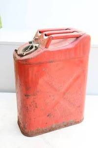 lot 997 image: Vintage Metal Outboard Gas Tank
