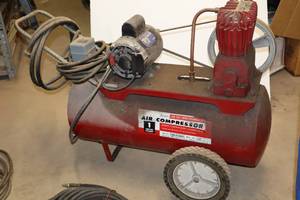 lot 152 image: 100 psi Sears Twin-Cylinder Utility Air Compressor 106.173442 wDoerr Electric Company Motor