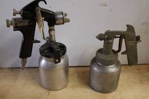 lot 174 image: Craftsman Paint Air Spray Sprayer Gun Aluminum Can And A Vintage W. R. Brown Speedy Paint Spray Gun