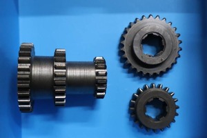 lot 176 image: John Deere PartsGears, Sprockets
