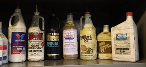 lot 180 image: Gear Oil, Gear Lubricant, Transmission Fluid, Chainsaw Bar & Chain Oil