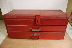 lot 190 image: Vintage Craftsman Tool Box
