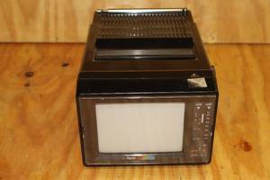 lot 210 image: 1990 5 Portable Color TV