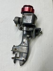 lot 1 image: 1950s Wen-Mac Powered Outboard Miniature Machine 051 Boat Motor