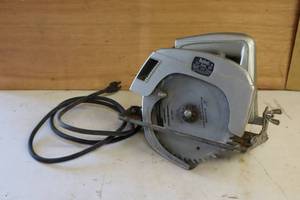 lot 297 image: ShopCraft 7 14 Inch Circular Saw4