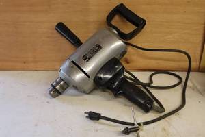 lot 298 image: Craftsman Electric 12 Drill