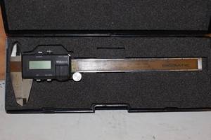lot 306 image: Mitutoyo Digimatic Digital Caliper WOriginal Case Model CD-6