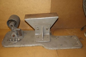lot 322 image: Aluminum Roller Support for Multiple Use