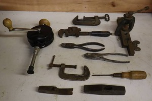 lot 324 image: Vintage Hand ToolsGussstahl, Tiger Tools, Lapping Tool, Hole Vise Etc