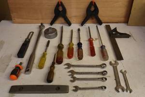 lot 328 image: GarageShop Hand ToolsScrewdrivers, Wrenches Etc