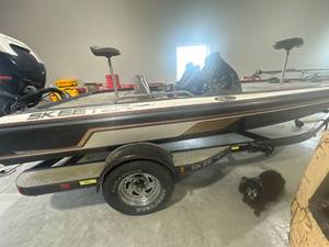2001 Skeeter ZX190 Bass Boat w Yamaha 175 Motor & Trailer
