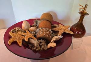 lot 43 image: Decorative Shell, Vintage NetRope Float, Glassware Display