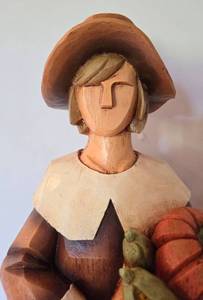 lot 49 image: Outstanding Carved Wooden Pilgrim Thanksgiving Couple
