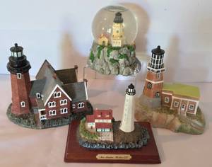 lot 85 image: Lighthouse Displays and Musical Globe