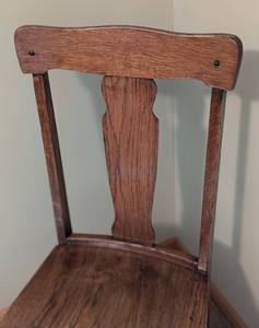 lot 17 image: Vintage Oak Side Chair