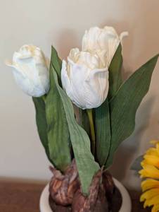 lot 50 image: Variety of Faux Floral Arrangements