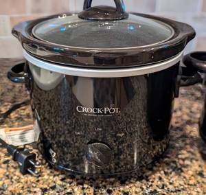 lot 54 image: Pair of Crock-Pot Slow Cookers