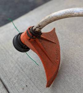 lot 118 image: Stihl FS 36 Gas Powered Weed Whip