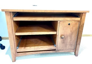 lot 13 image: Computer Desk & Office Chair